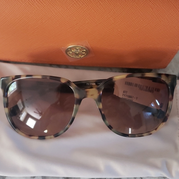Tory Burch Sunglasses - Picture 2 of 4